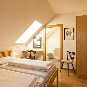 Dreibettzimmer